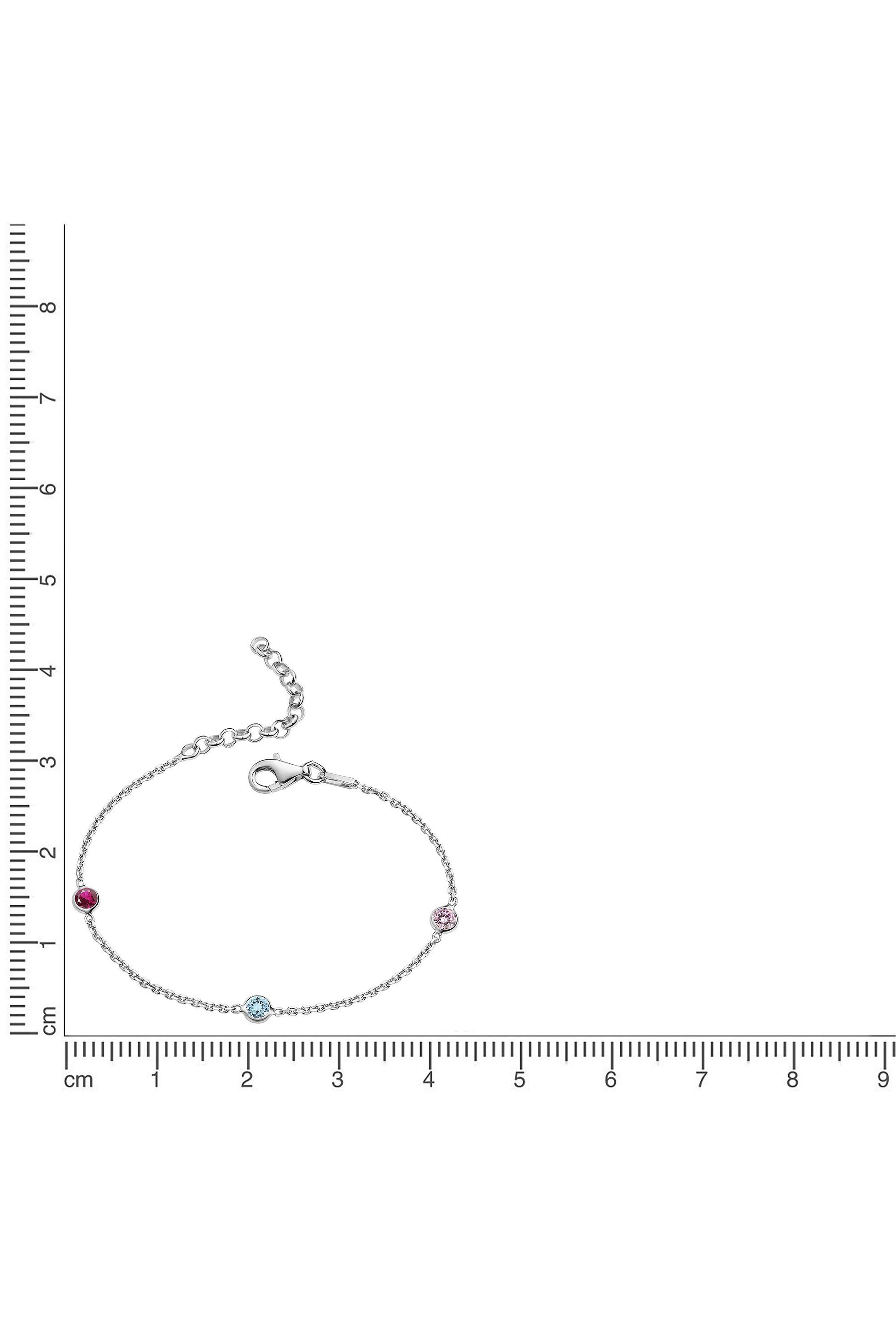 Silbernes Scout Armband mit Zirkonia neben einem Lineal zur Größendarstellung